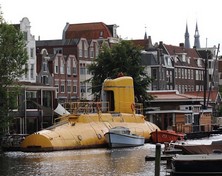 800-111403014401-Yellow submarine.jpg